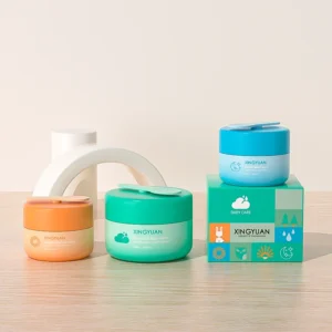 Cream jars with magnetic spoon